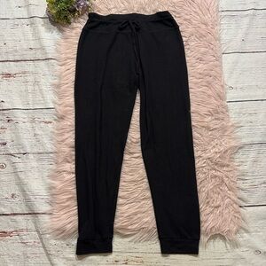 Beyond Yoga Lounge Around Midi Joggers in Black sz M